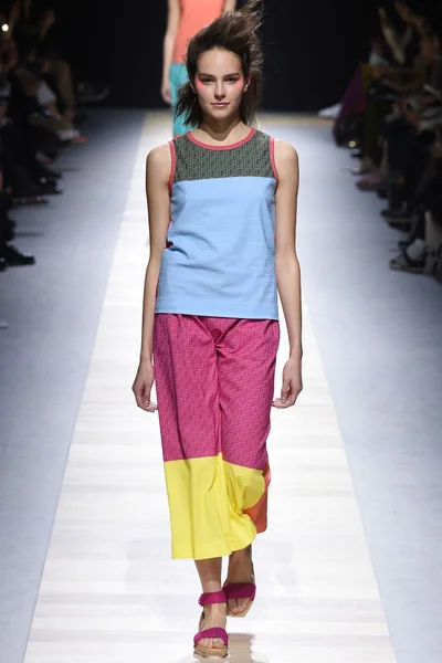 Look 11